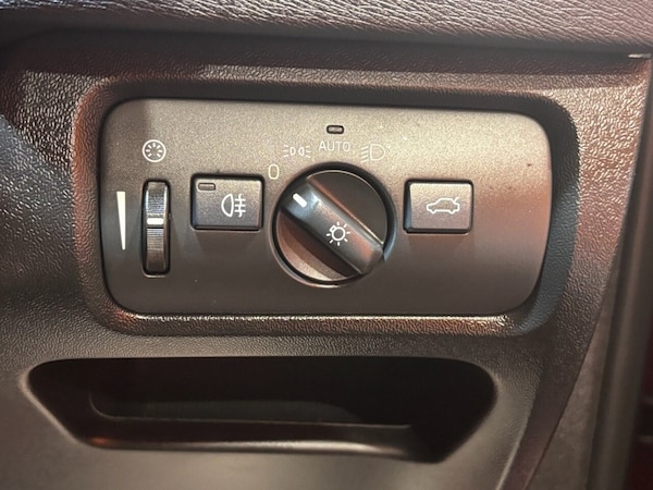 Used Volvo V40 Cross Country 2015 for sale - 75253396: Photo 23