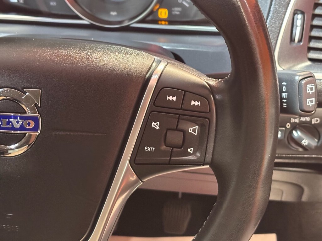 Used Volvo V40 Cross Country 2015 for sale - 75253396: Photo 25