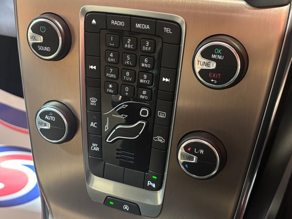 Used Volvo V40 Cross Country 2015 for sale - 75253396: Photo 31