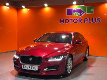 Used Jaguar XE 2018 for sale - 75911269: Photo