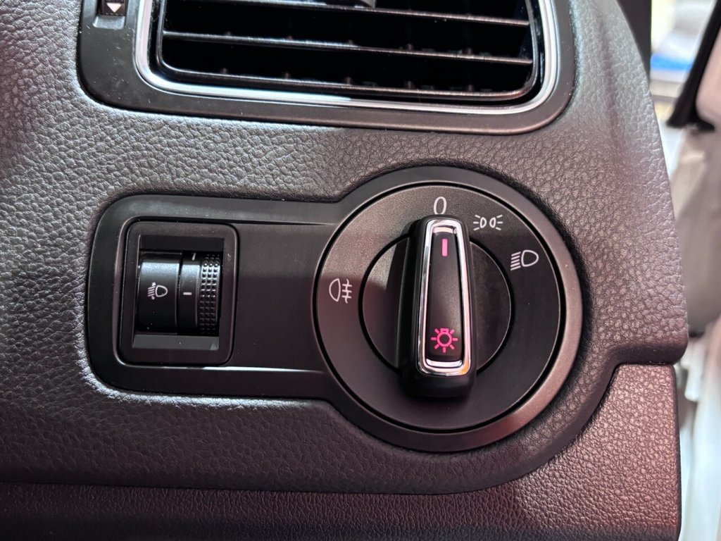 Used Volkswagen Polo 2014 for sale - 77038130: Photo 37