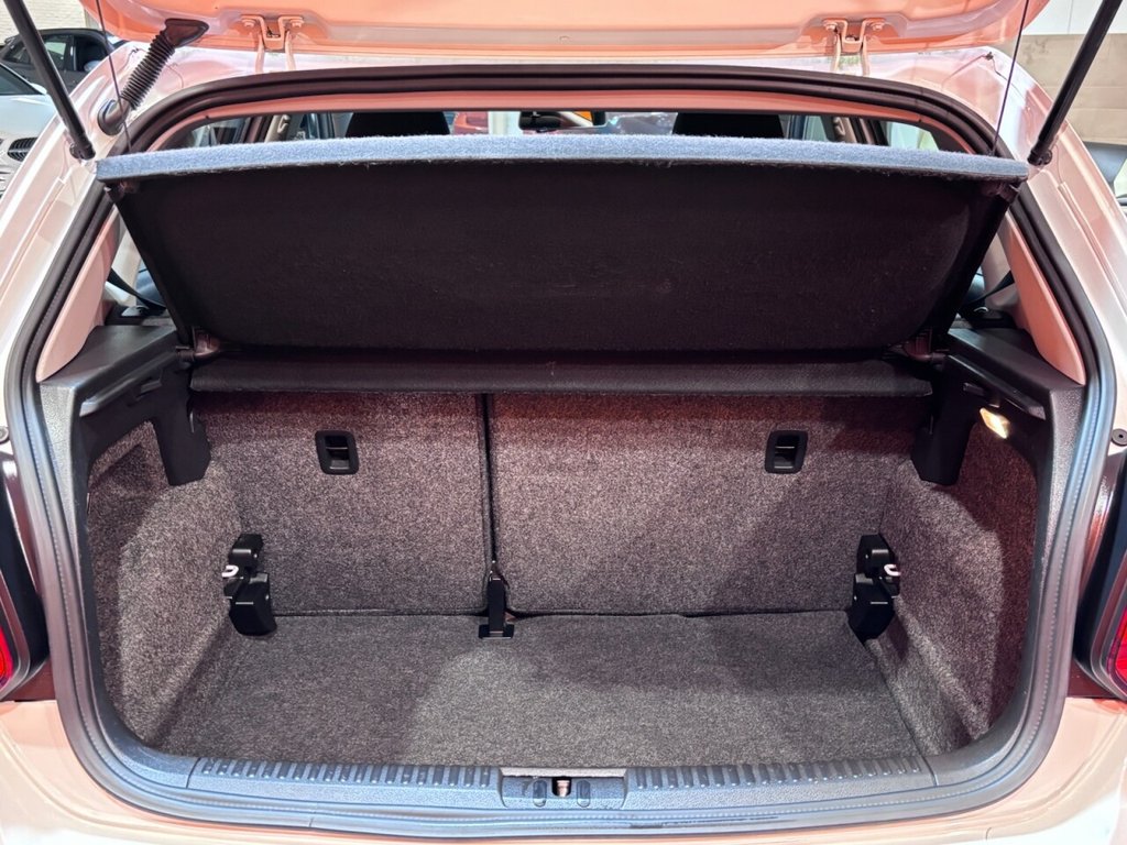 Used Volkswagen Polo 2014 for sale - 77038130: Photo 39