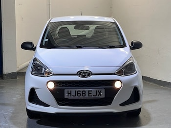 Used Hyundai i10 2018 for sale - 76670629: Photo