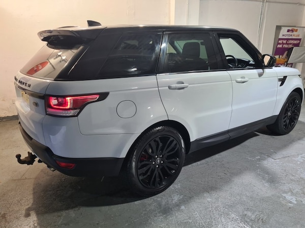Used Land Rover Range Rover Sport 2018 for sale - 74257339: Photo 3