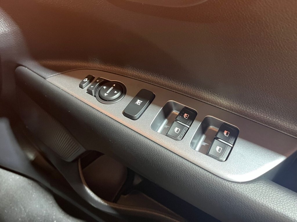 Used Kia Stonic 2023 for sale - 77594719: Photo 32