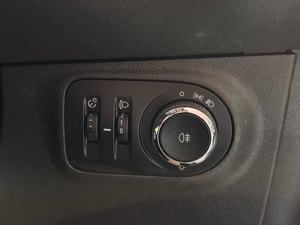 Used Vauxhall ADAM 2015 for sale - 75998342: Photo 30