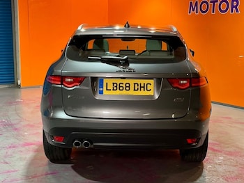 Used Jaguar F-Pace 2018 for sale - 77355626: Photo