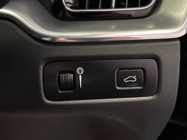 Used Volvo XC60 2019 for sale - 75411011: Photo 39