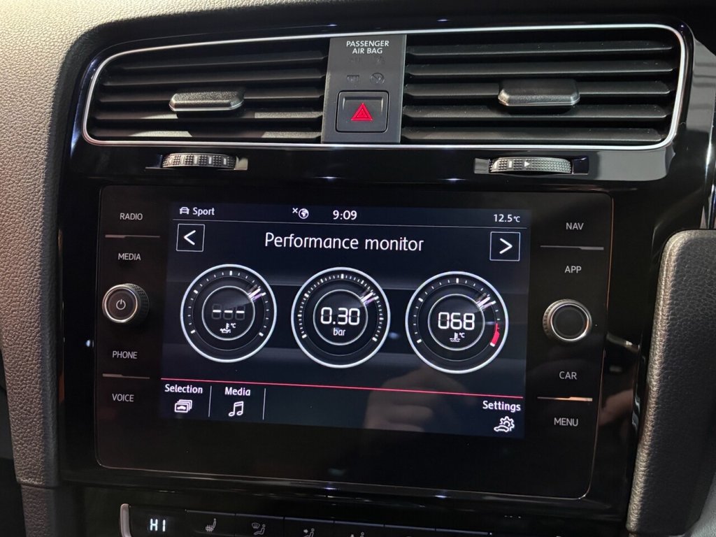 Used Volkswagen Golf 2019 for sale - 76356678: Photo 32