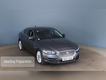 Used Jaguar XE 2017 for sale - 78358364: Photo