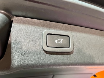 Used Jaguar XF 2019 for sale - 78538308: Photo