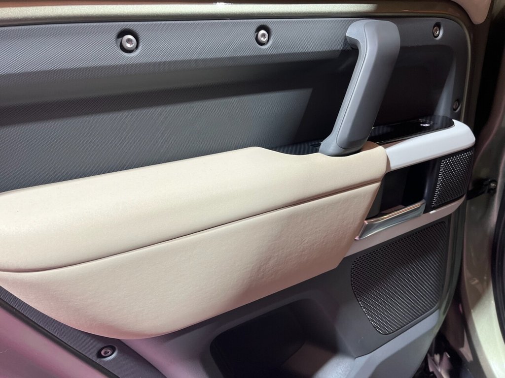 Used Land Rover Defender 2020 for sale - 77572133: Photo 45