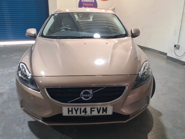 Used Volvo V40 2014 for sale - 74529569: Photo 2