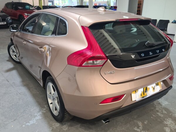 Used Volvo V40 2014 for sale - 74529569: Photo 8