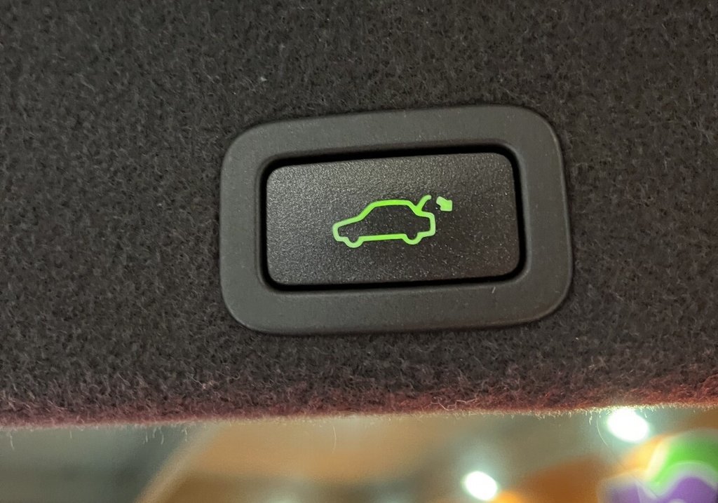 Used Volvo XC60 2017 for sale - 77026918: Photo 24