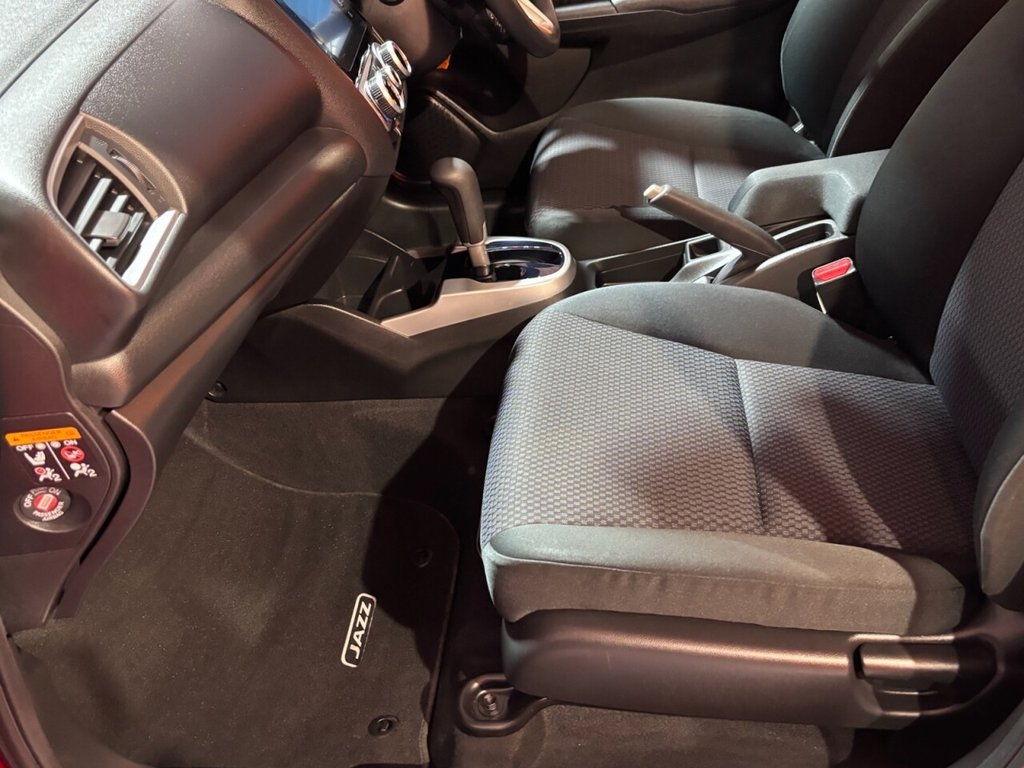 Used Honda Jazz 2019 for sale - 76546877: Photo 15