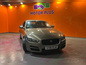 Used Jaguar XE 2016 for sale - 76950395: Photo