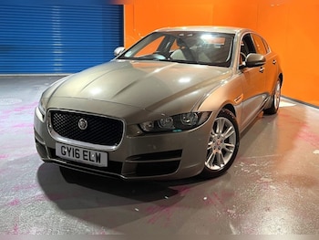 Used Jaguar XE 2016 for sale - 76950395: Photo