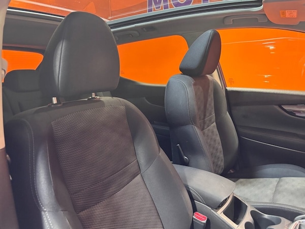 Used Nissan Qashqai 2017 for sale - 76303682: Photo 18