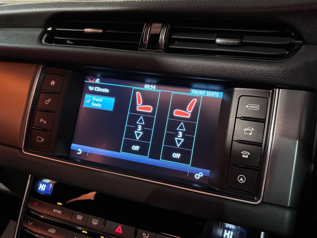 Used Jaguar XF 2017 for sale - 76910116: Photo 40