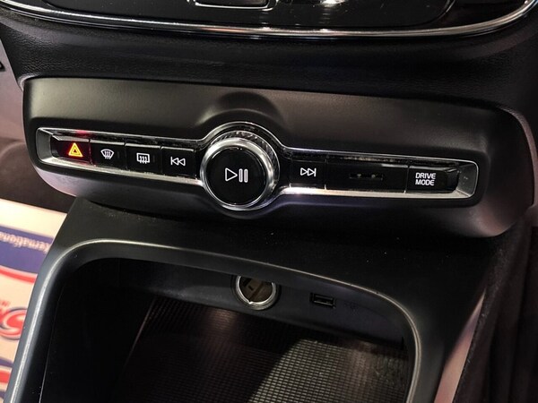 Used Volvo XC40 2022 for sale - 74675858: Photo 32