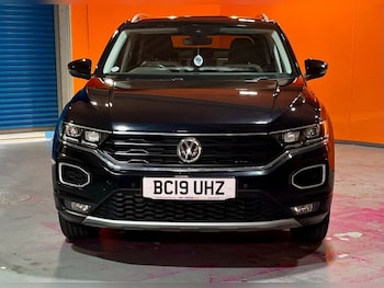 Used Volkswagen T-Roc 2019 for sale - 77498681: Photo
