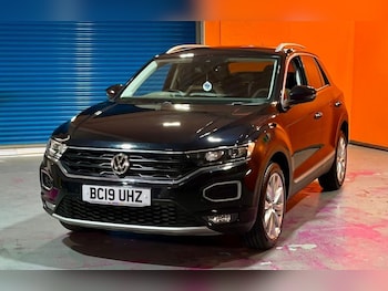 Used Volkswagen T-Roc 2019 for sale - 77498681: Photo