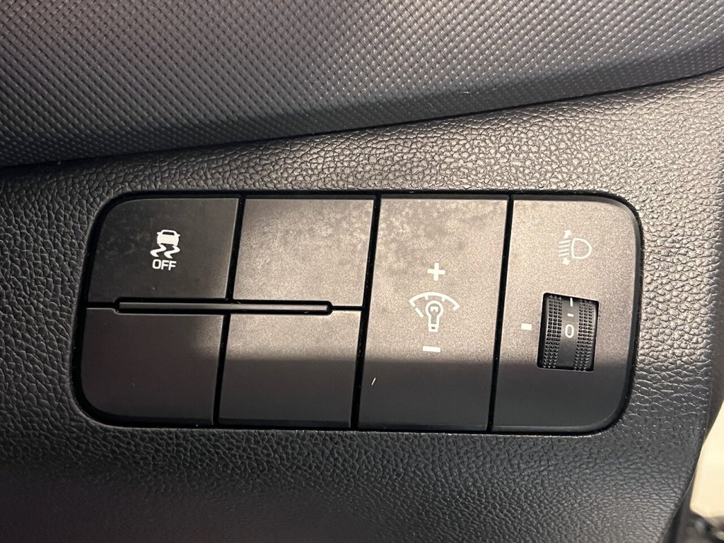 Used Hyundai i10 2018 for sale - 76216914: Photo 34