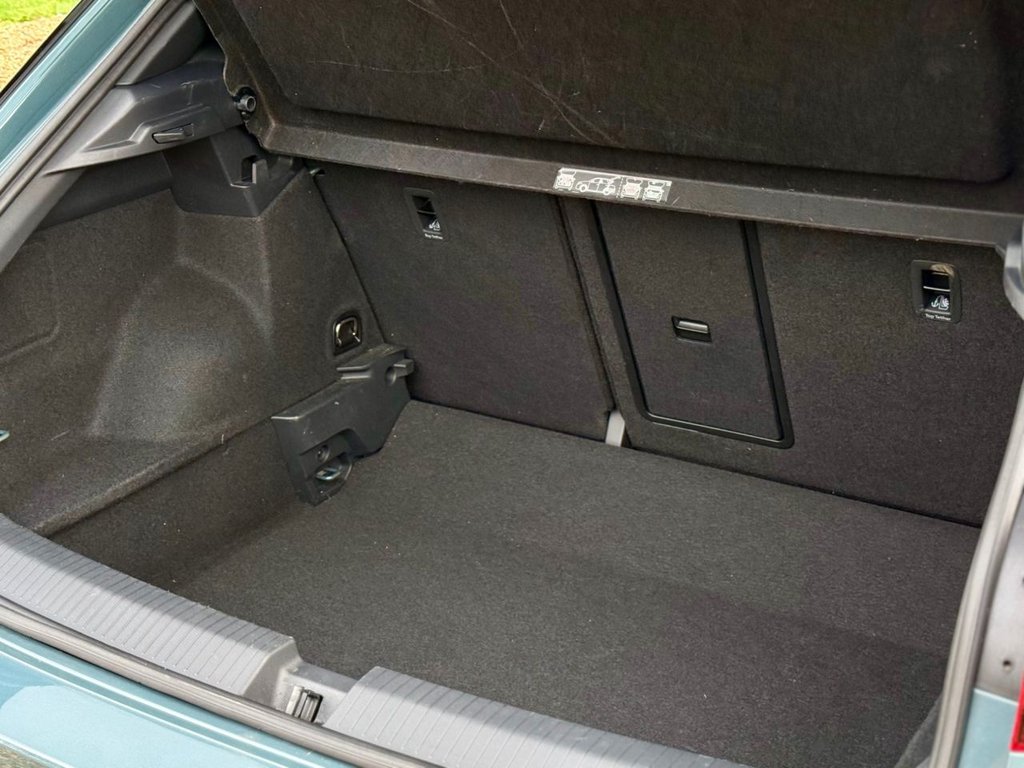 Used Volkswagen T-Roc 2023 for sale - 76570593: Photo 38