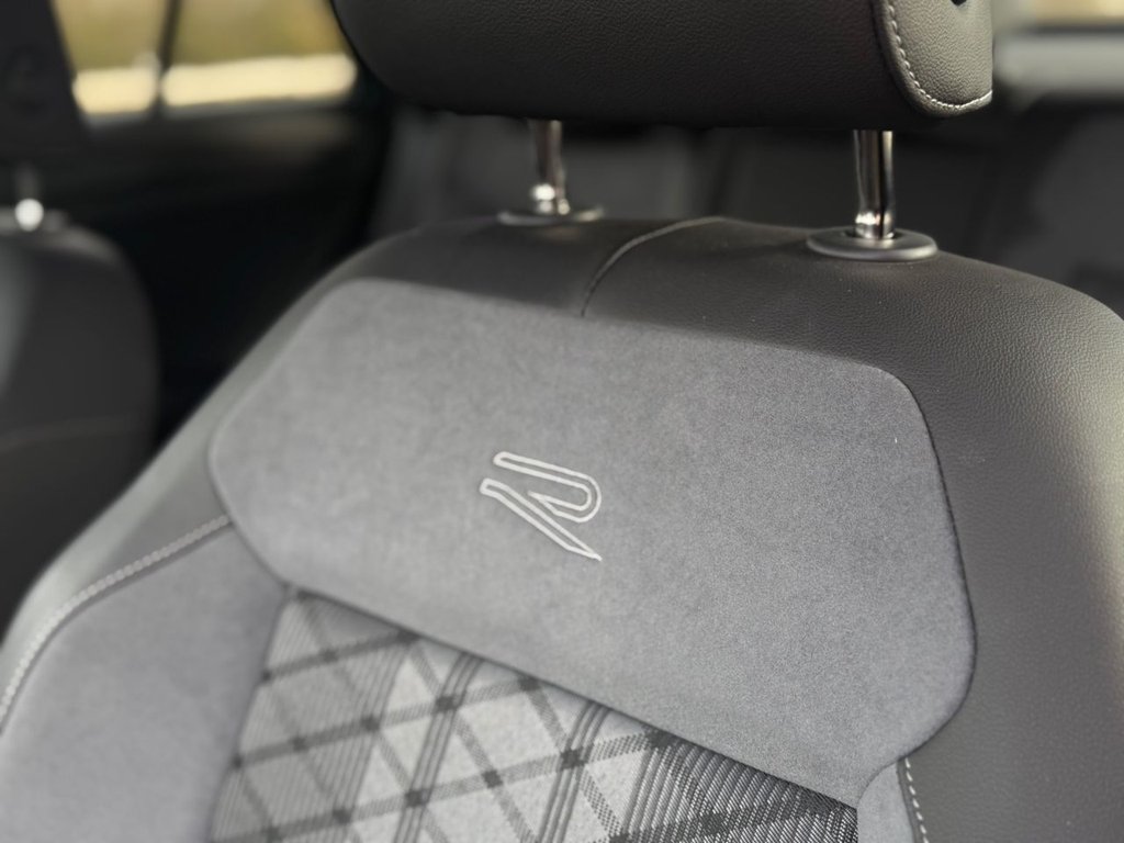 Used Volkswagen T-Roc 2023 for sale - 76570593: Photo 41