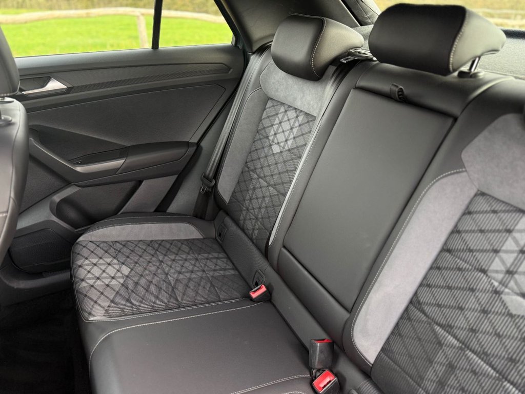 Used Volkswagen T-Roc 2023 for sale - 76570593: Photo 43