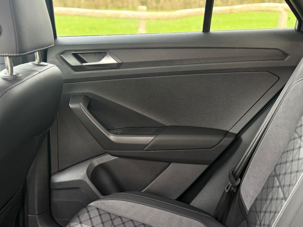 Used Volkswagen T-Roc 2023 for sale - 76570593: Photo 50