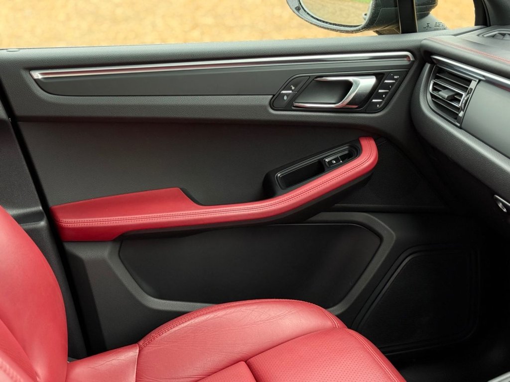 Used Porsche Macan 2019 for sale - 76386605: Photo 44