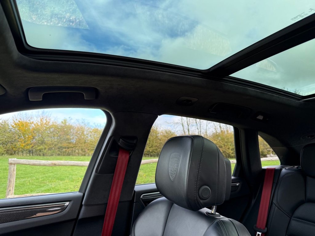 Used Porsche Macan 2018 for sale - 76333988: Photo 50