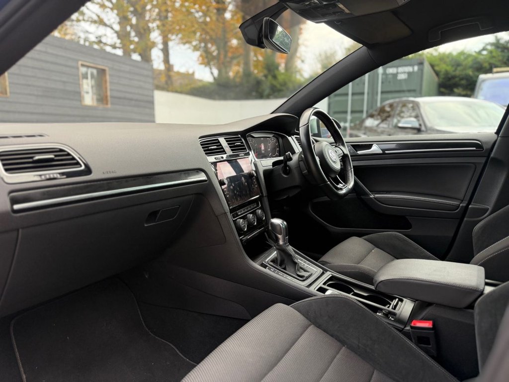 Used Volkswagen Golf 2019 for sale - 76417231: Photo 30