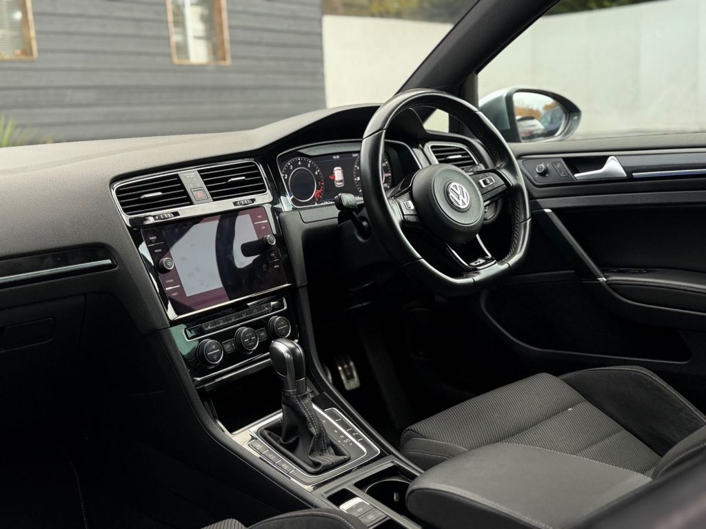 Used Volkswagen Golf 2019 for sale - 76417231: Photo 32