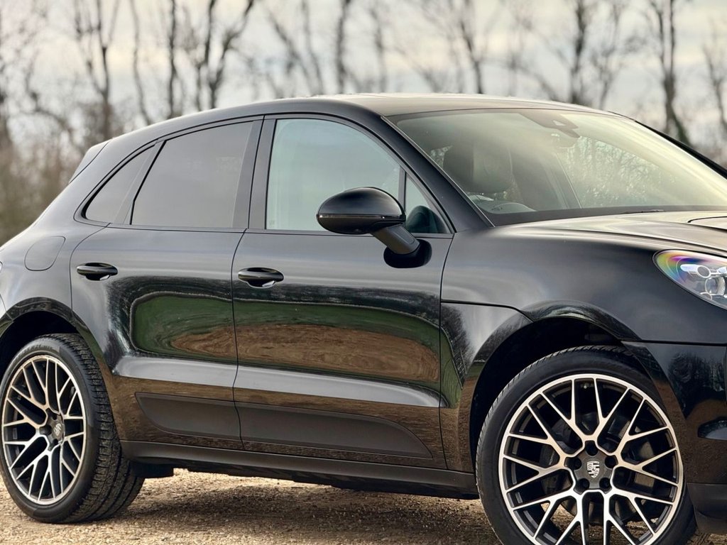Used Porsche Macan 2021 for sale - 76632266: Photo 17