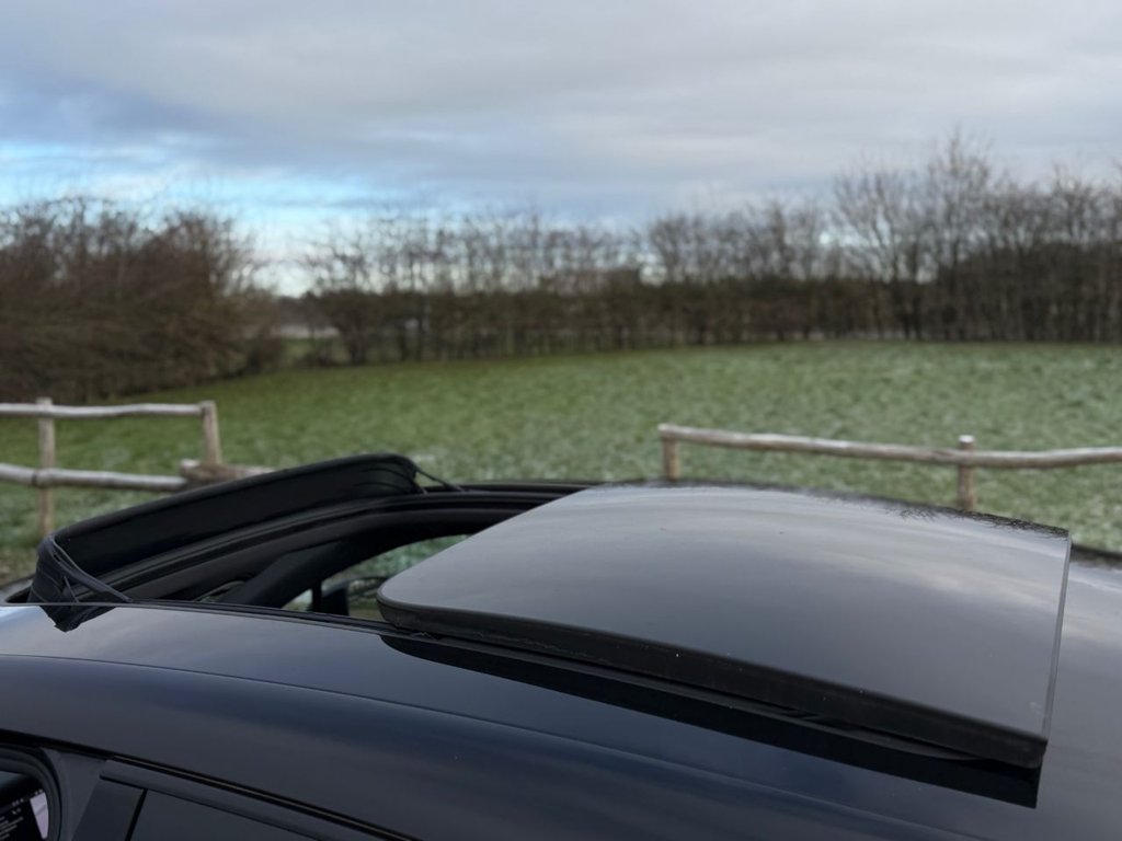 Used Porsche Macan 2021 for sale - 76632266: Photo 3