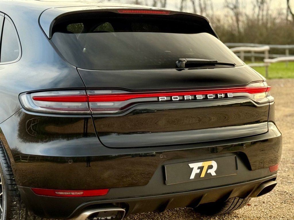 Used Porsche Macan 2021 for sale - 76632266: Photo 30