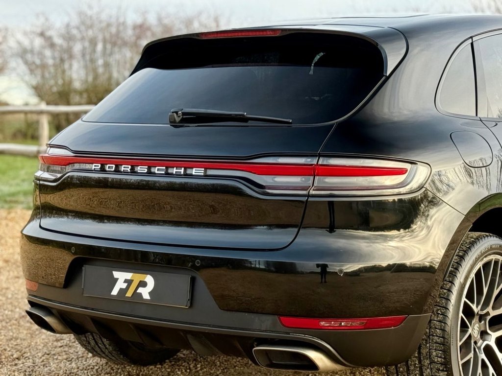Used Porsche Macan 2021 for sale - 76632266: Photo 31