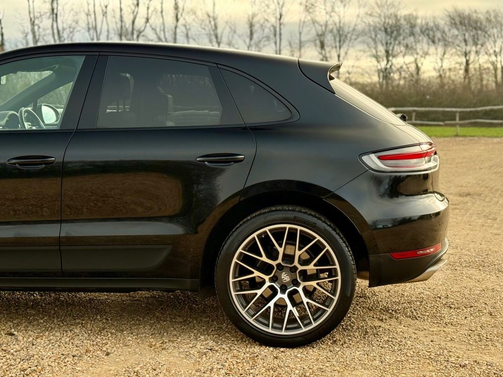Used Porsche Macan 2021 for sale - 76632266: Photo 34
