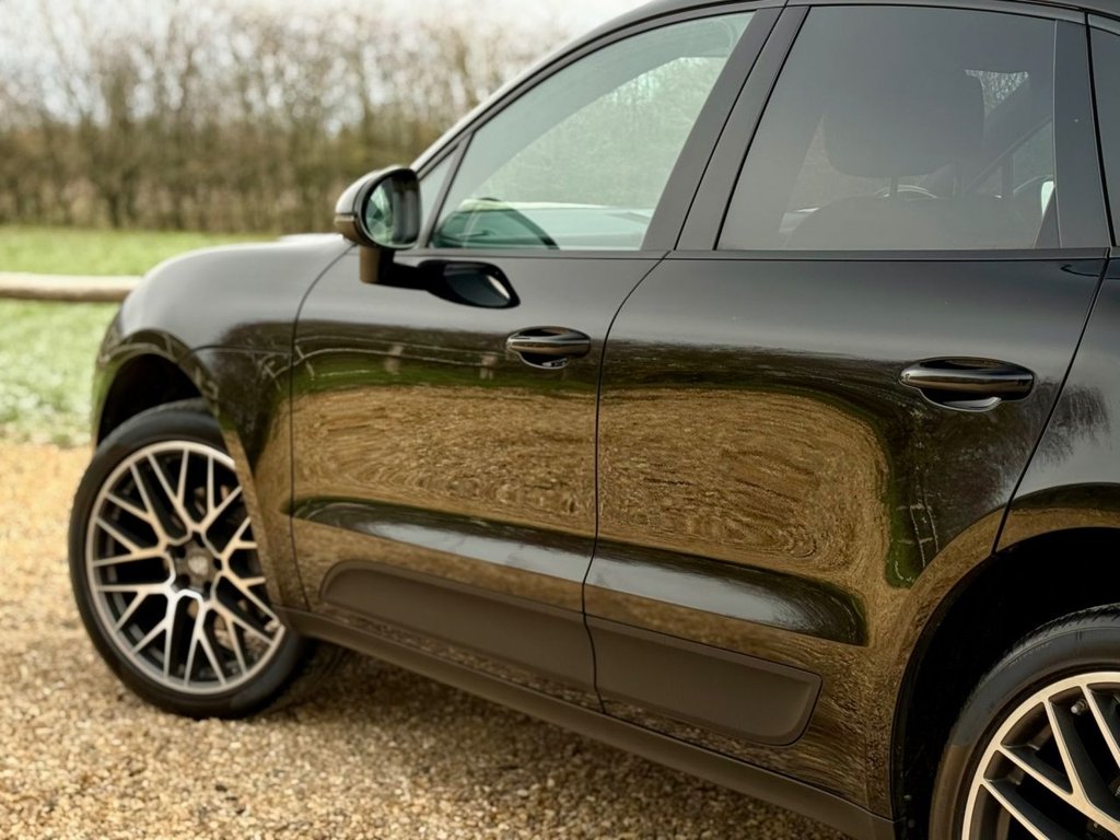 Used Porsche Macan 2021 for sale - 76632266: Photo 35