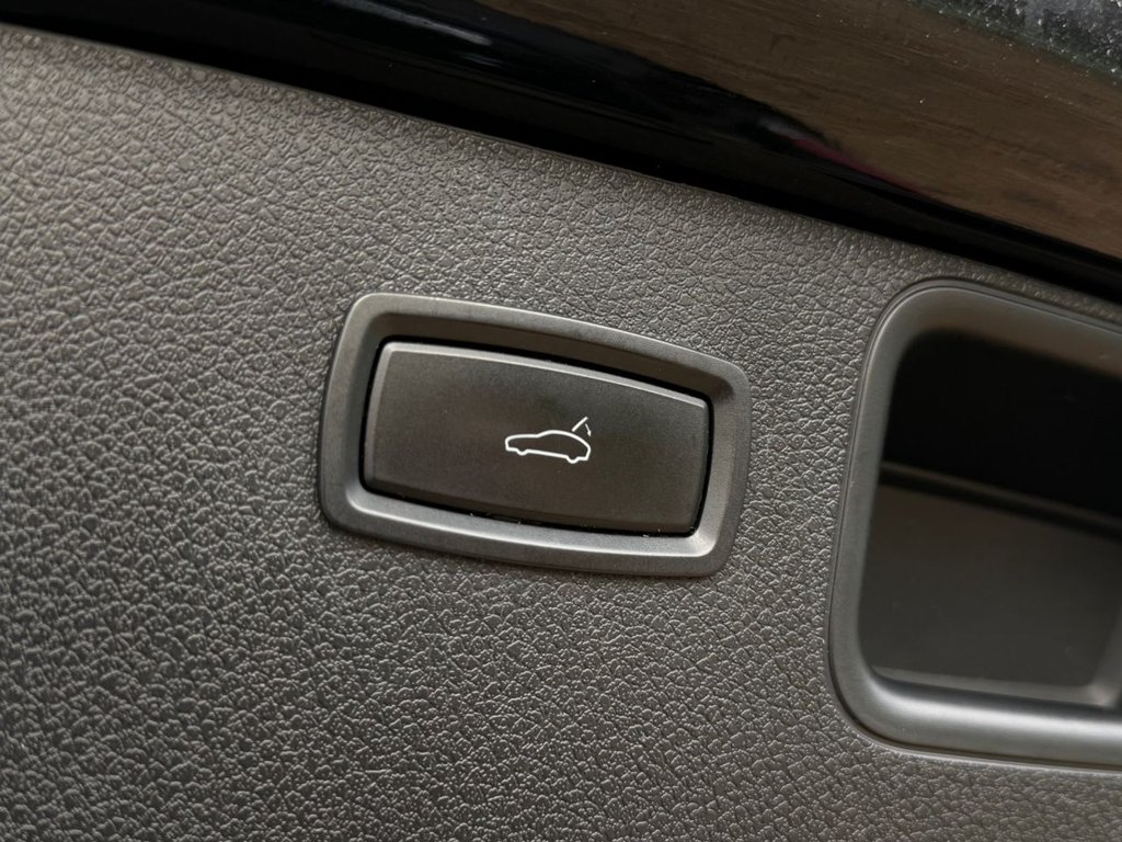 Used Porsche Macan 2021 for sale - 76632266: Photo 40