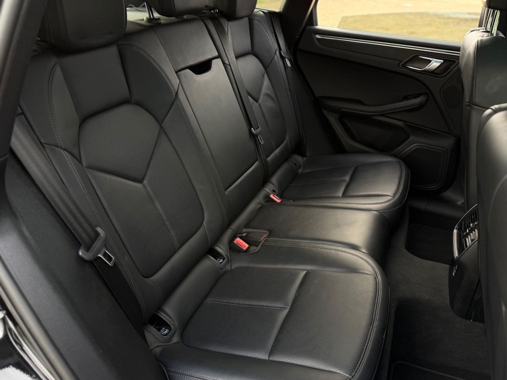 Used Porsche Macan 2021 for sale - 76632266: Photo 44