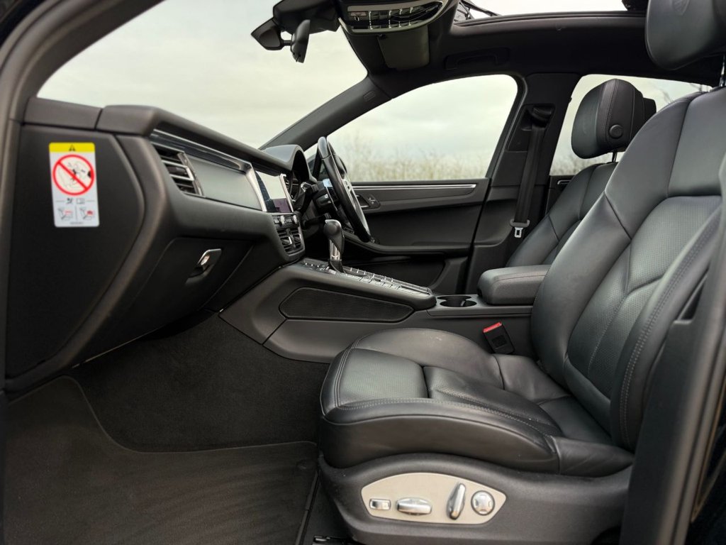 Used Porsche Macan 2021 for sale - 76632266: Photo 46