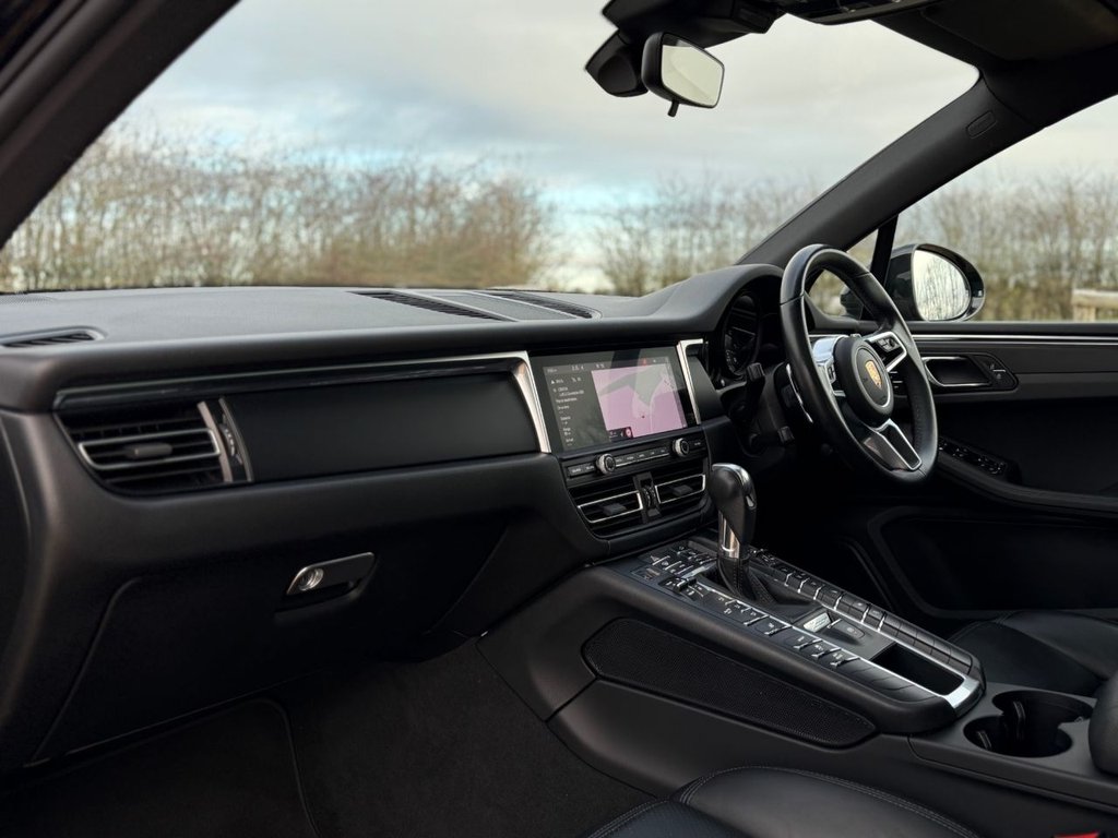 Used Porsche Macan 2021 for sale - 76632266: Photo 47