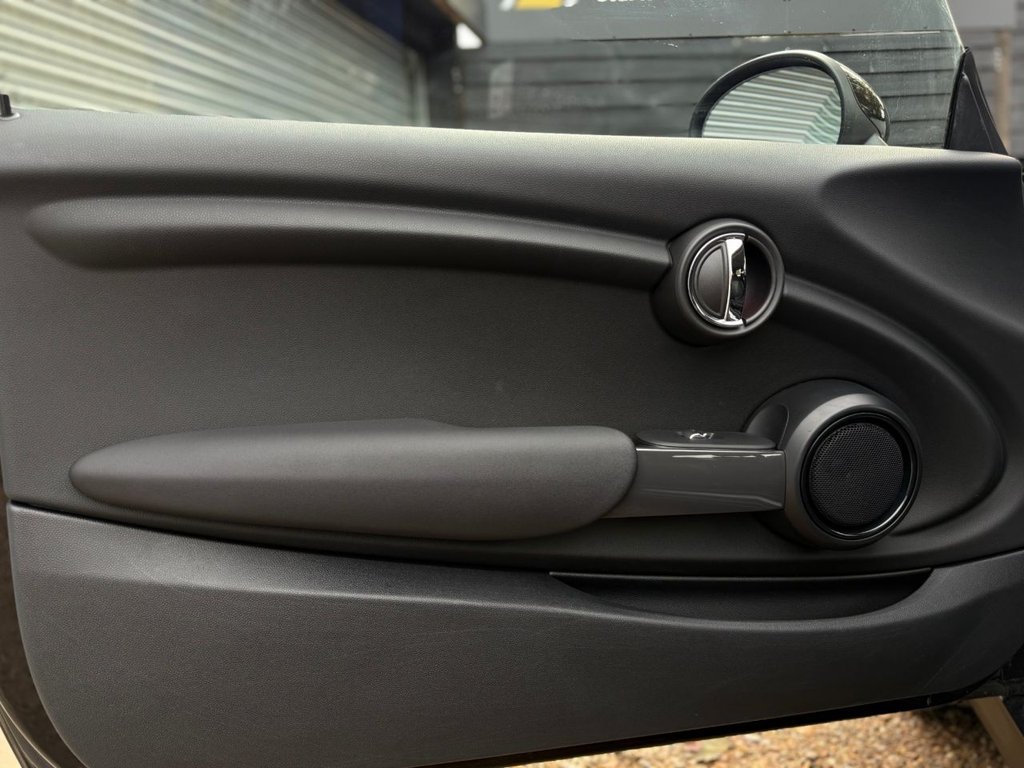 Used MINI Hatch 2018 for sale - 76417403: Photo 27