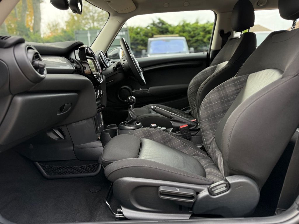 Used MINI Hatch 2018 for sale - 76417403: Photo 28