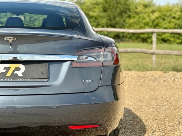 Used Tesla Model S 2017 for sale - 76260957: Photo 32