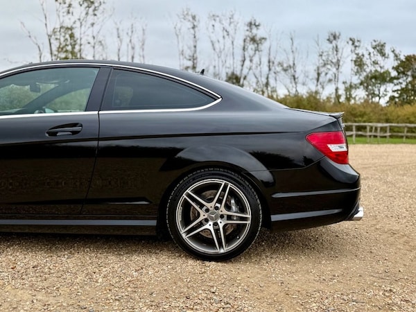 Used Mercedes-Benz C Class 2014 for sale - 76260970: Photo 32